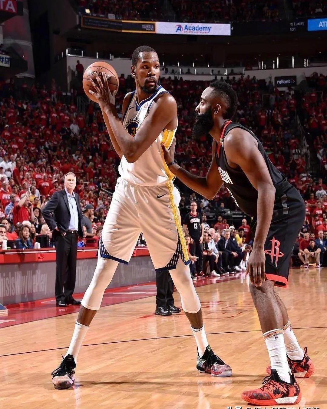 关于杜兰特连续十二场比赛得分超过领先优势明显,拜仁不断突破!的信息 关于杜兰特连续十二场比赛得分超过领先优势明显,拜仁不断突破!的信息